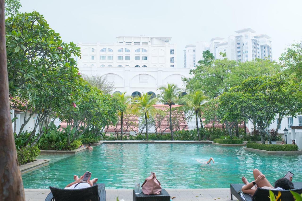 The Suites At Waterside Straits Quay By Plush Bagan Jermal Exterior foto