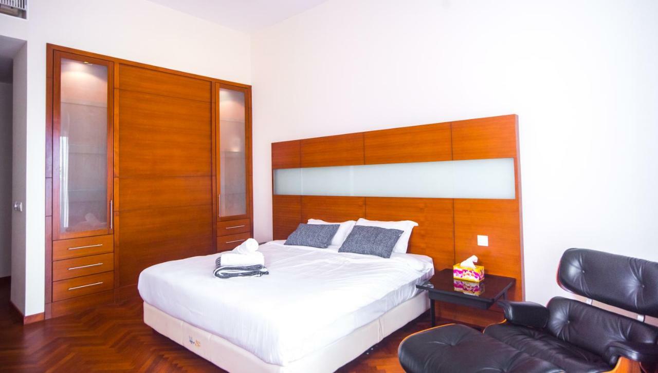 The Suites At Waterside Straits Quay By Plush Bagan Jermal Exterior foto